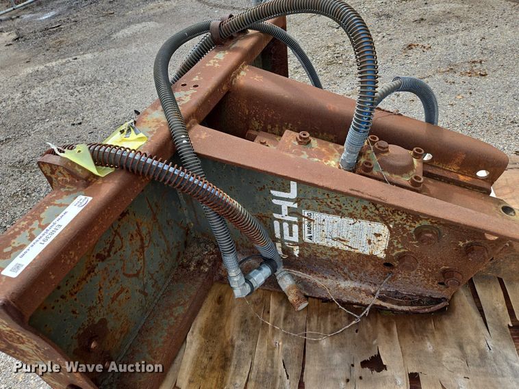 image for item EN8391 Gehl skid steer breaker