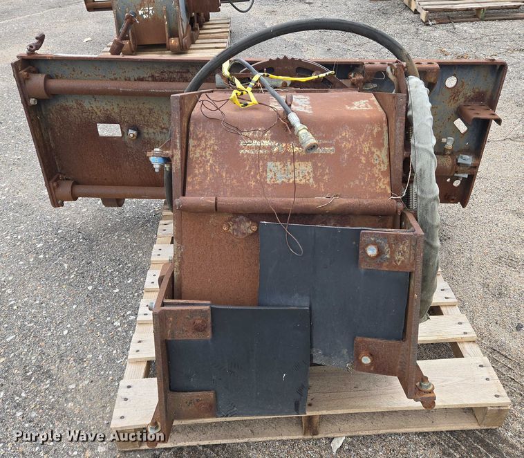 image for item EN8395 Bobcat 16