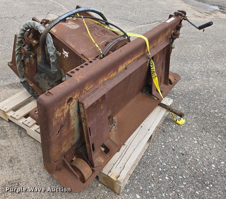 image for item EN8395 Bobcat 16