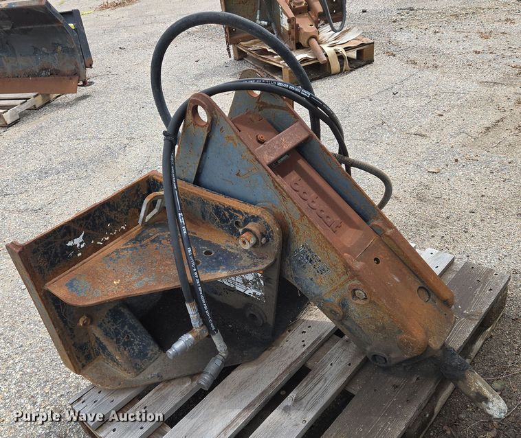 image for item EN8396 Bobcat 35606 skid steer breaker