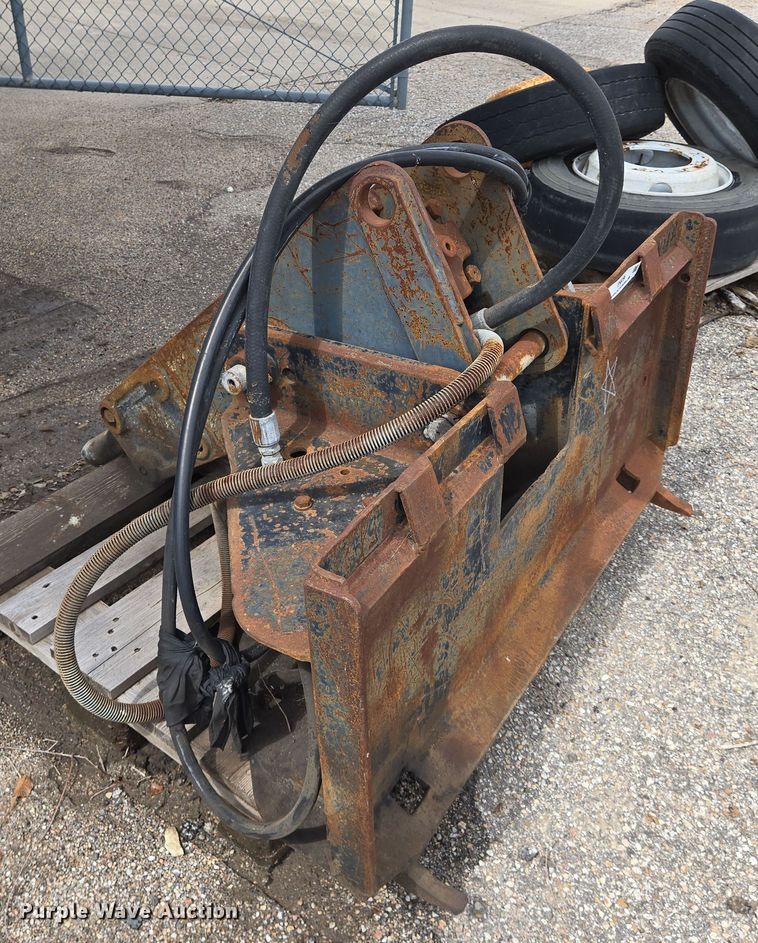 image for item EN8396 Bobcat 35606 skid steer breaker