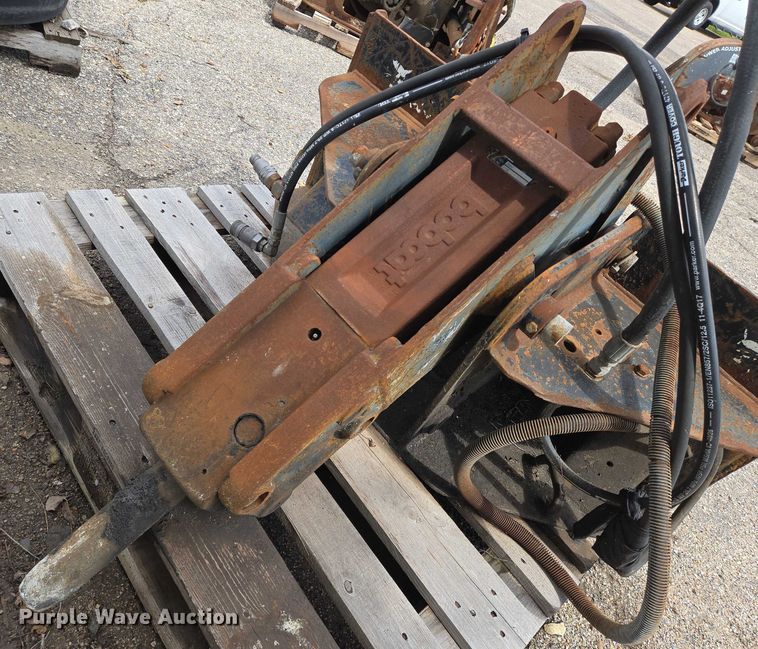 image for item EN8396 Bobcat 35606 skid steer breaker