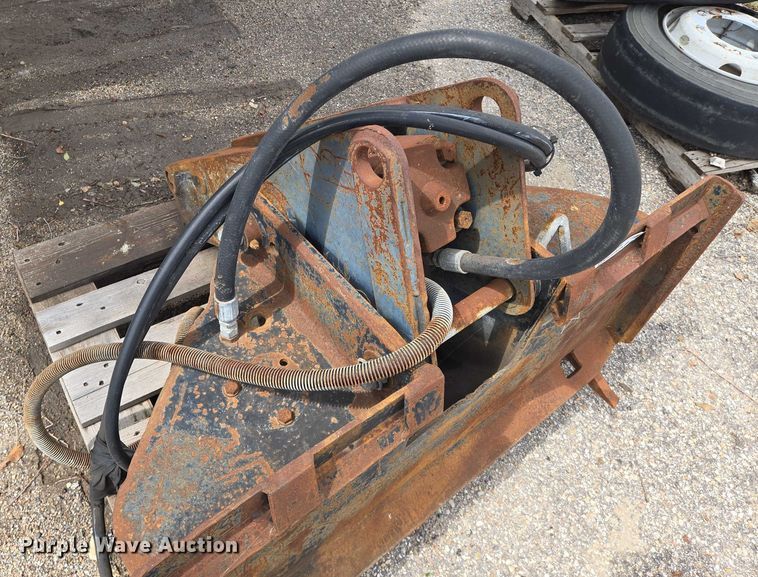 image for item EN8396 Bobcat 35606 skid steer breaker