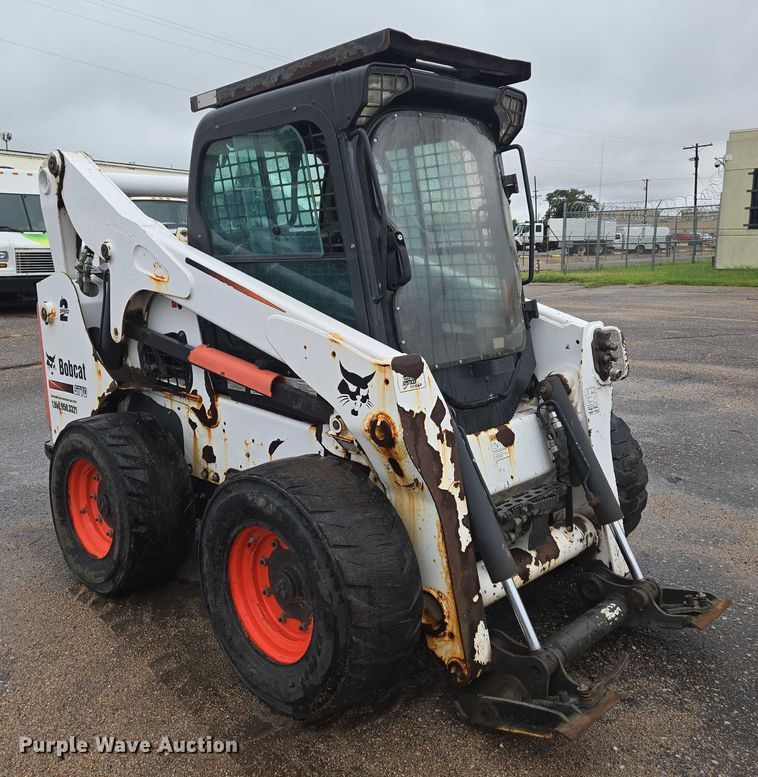 MINI CARGADOR SOBRE RUEDAS 2013 BOBCAT S770