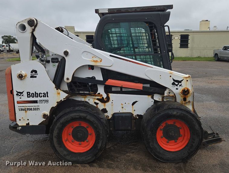 MINI CARGADOR SOBRE RUEDAS 2013 BOBCAT S770