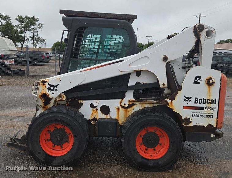image for item EN8398 2013 Bobcat S770 skid steer loader
