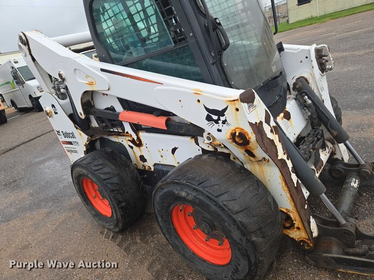 image for item EN8398 2013 Bobcat S770 skid steer loader