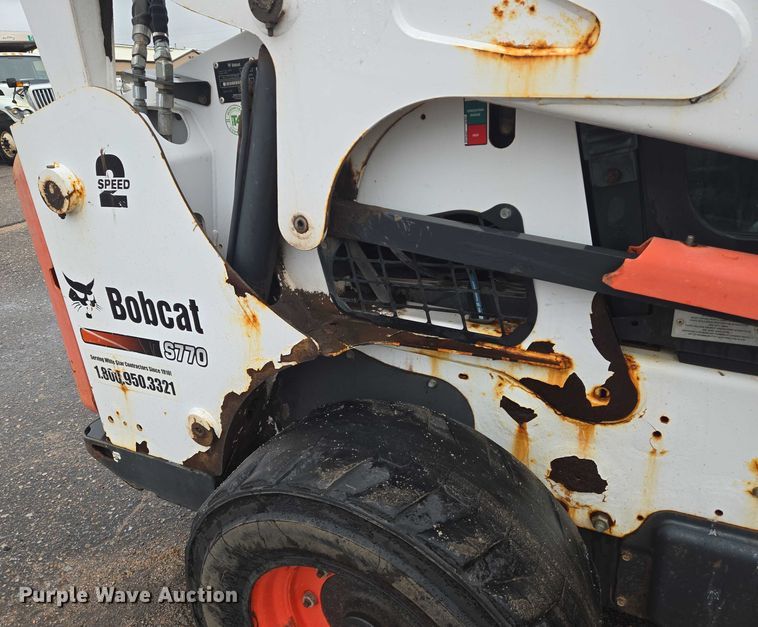 image for item EN8398 2013 Bobcat S770 skid steer loader