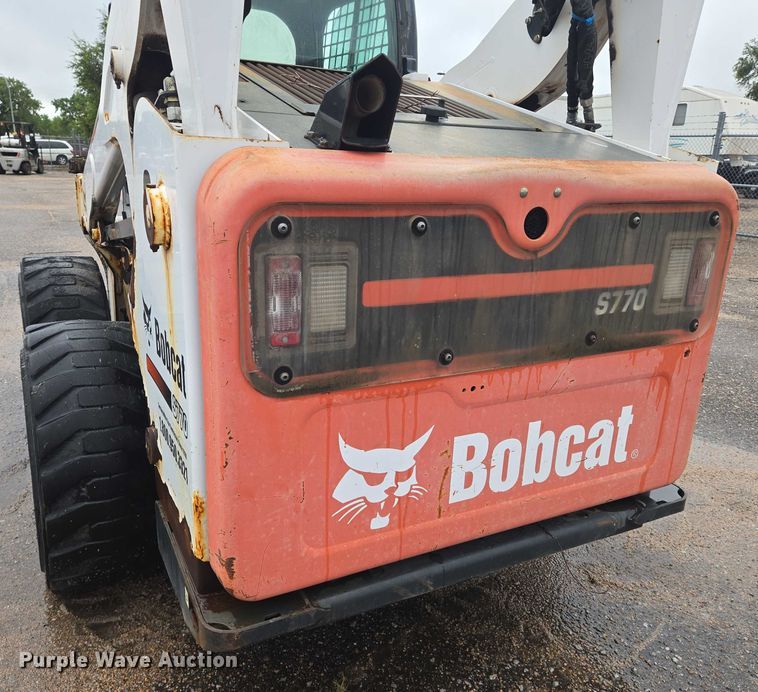 image for item EN8398 2013 Bobcat S770 skid steer loader