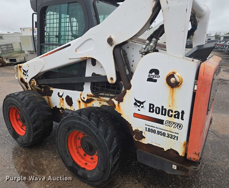 image for item EN8398 2013 Bobcat S770 skid steer loader
