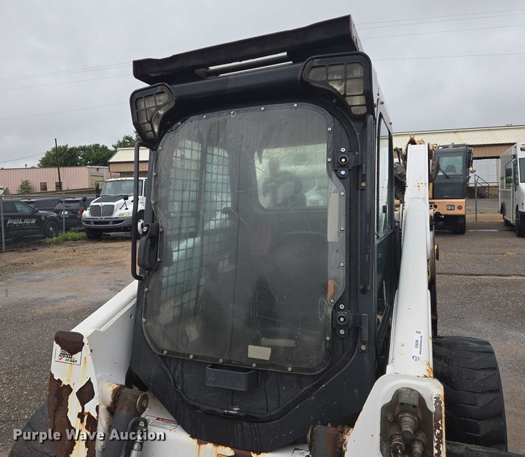 image for item EN8398 2013 Bobcat S770 skid steer loader