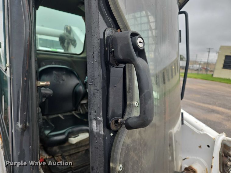 image for item EN8398 2013 Bobcat S770 skid steer loader