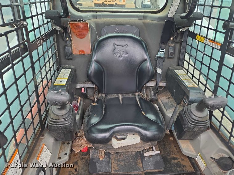 image for item EN8398 2013 Bobcat S770 skid steer loader