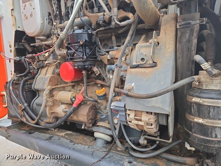 image for item EN8398 2013 Bobcat S770 skid steer loader