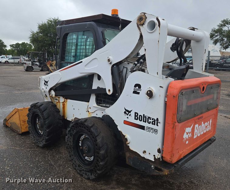 image for item EN8399 2013 Bobcat S770 skid steer loader
