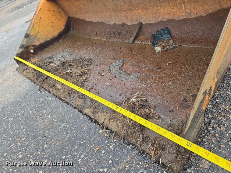 image for item EN8399 2013 Bobcat S770 skid steer loader