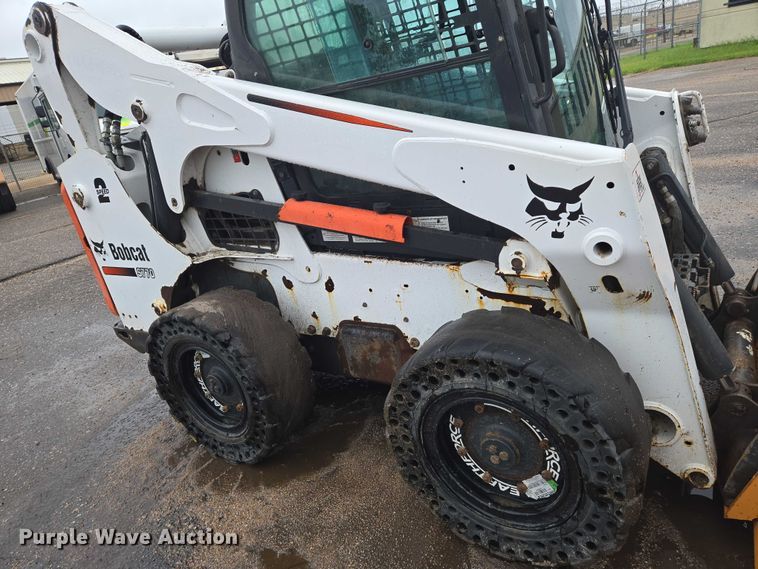image for item EN8399 2013 Bobcat S770 skid steer loader