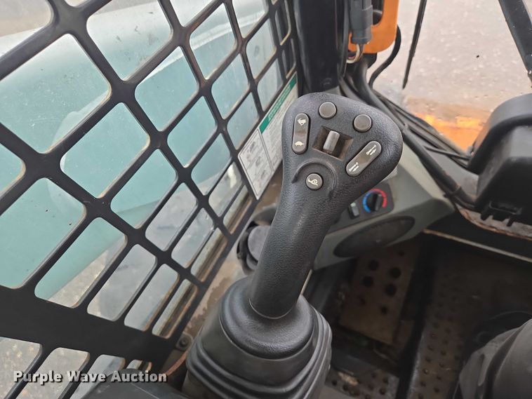 image for item EN8399 2013 Bobcat S770 skid steer loader