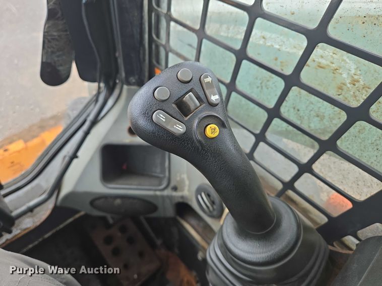 image for item EN8399 2013 Bobcat S770 skid steer loader