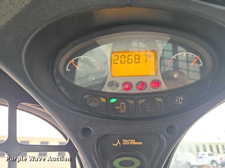 image for item EN8399 2013 Bobcat S770 skid steer loader