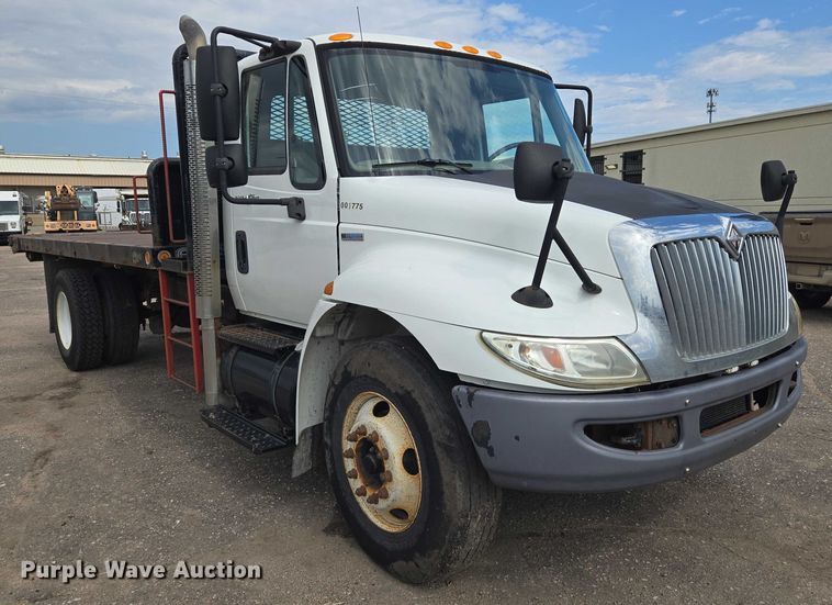 image for item EN8400 2009 International DuraStar 4300 dump flatbed truck