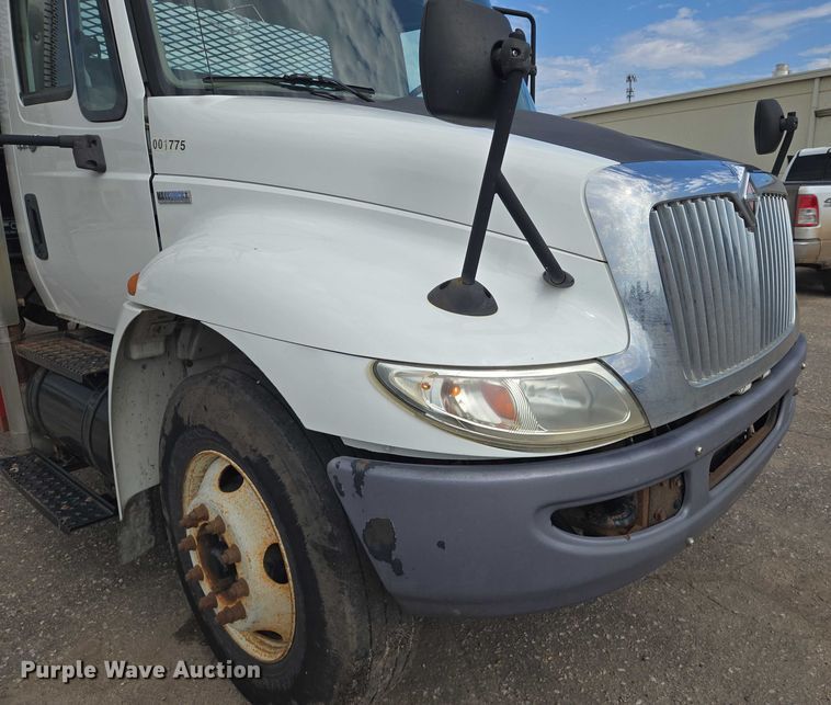 image for item EN8400 2009 International DuraStar 4300 dump flatbed truck