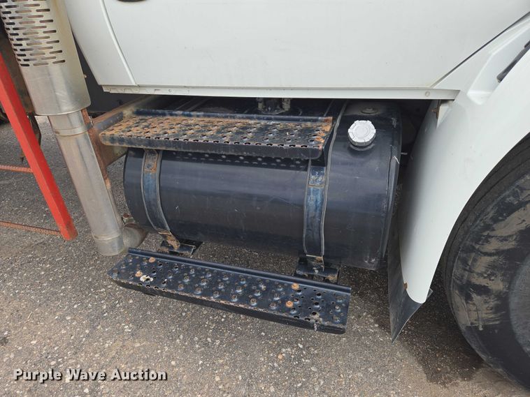 image for item EN8400 2009 International DuraStar 4300 dump flatbed truck