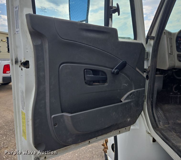 image for item EN8400 2009 International DuraStar 4300 dump flatbed truck