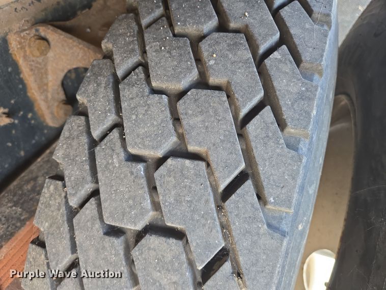 image for item EN8400 2009 International DuraStar 4300 dump flatbed truck