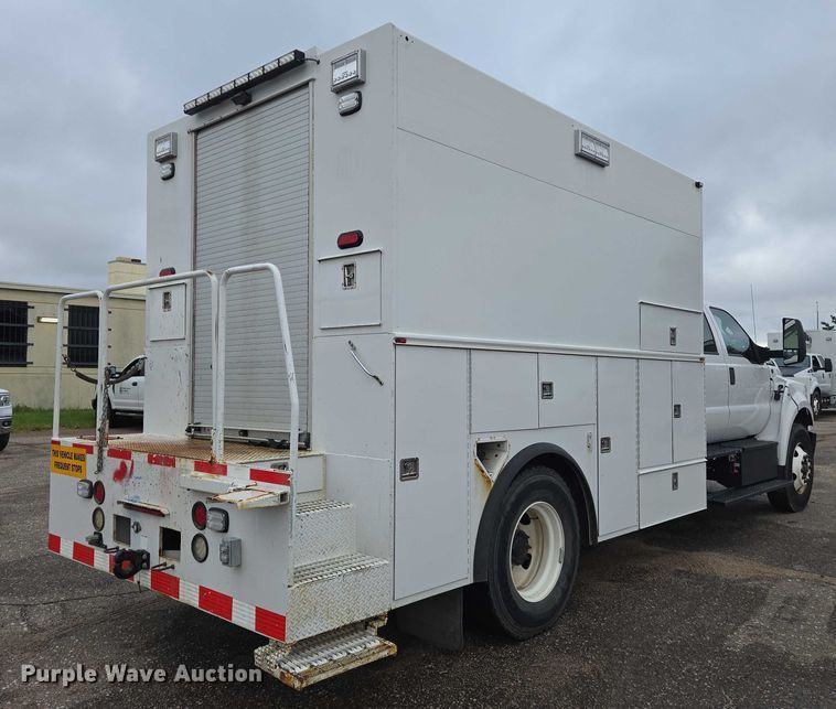 image for item EN8401 2017 Ford F750 utility / service truck