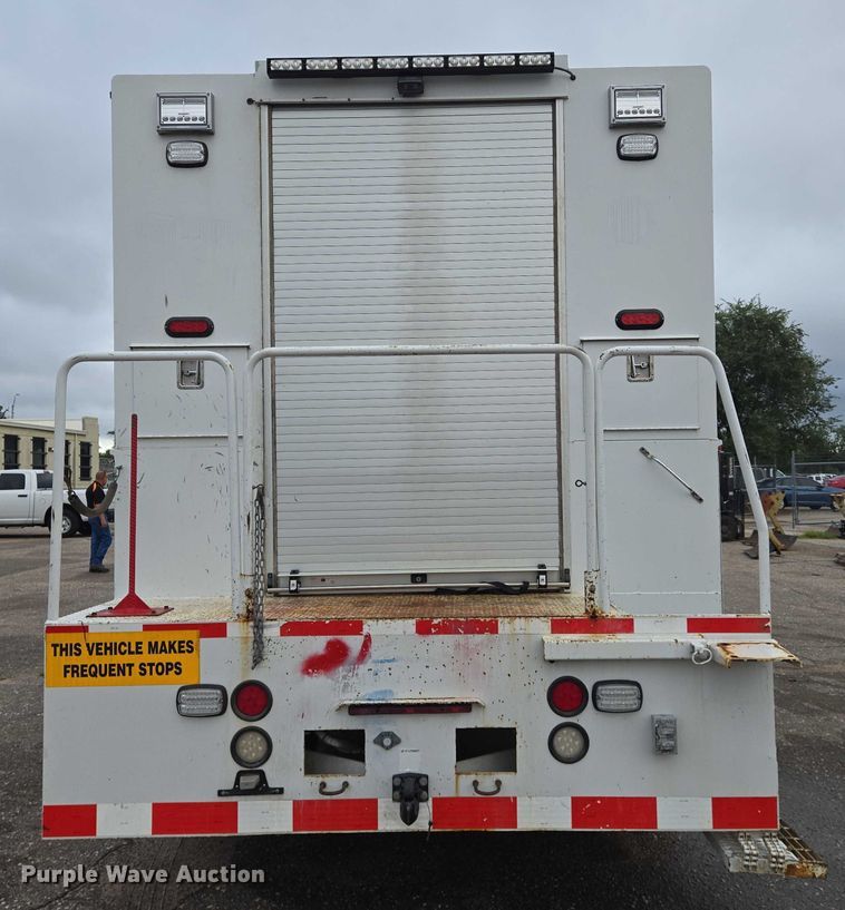 image for item EN8401 2017 Ford F750 utility / service truck