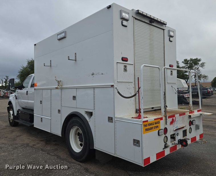 image for item EN8401 2017 Ford F750 utility / service truck