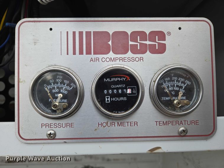 image for item EN8401 2017 Ford F750 utility / service truck