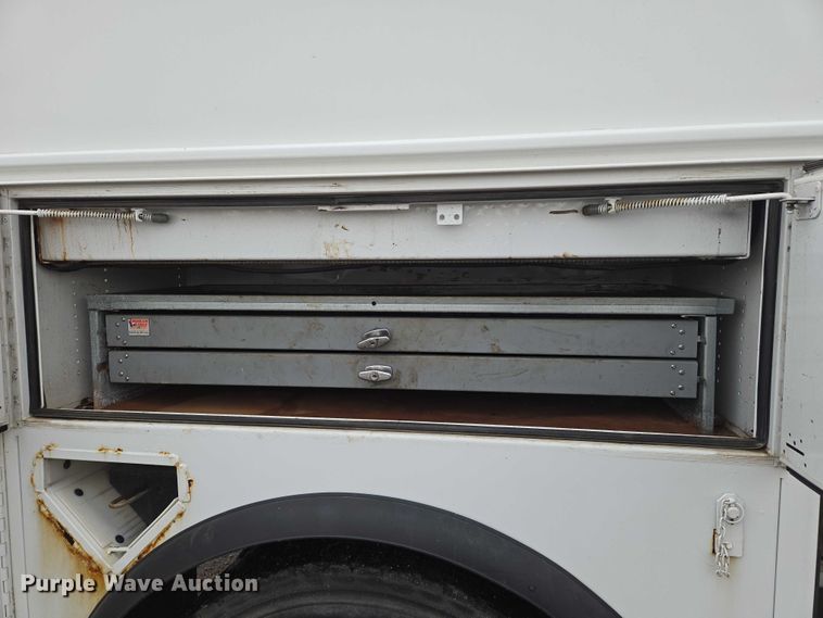 image for item EN8401 2017 Ford F750 utility / service truck