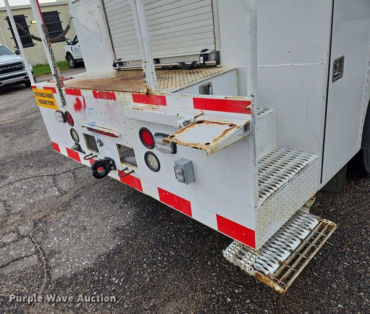 image for item EN8401 2017 Ford F750 utility / service truck