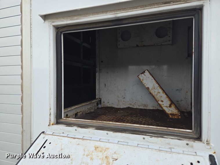 image for item EN8401 2017 Ford F750 utility / service truck