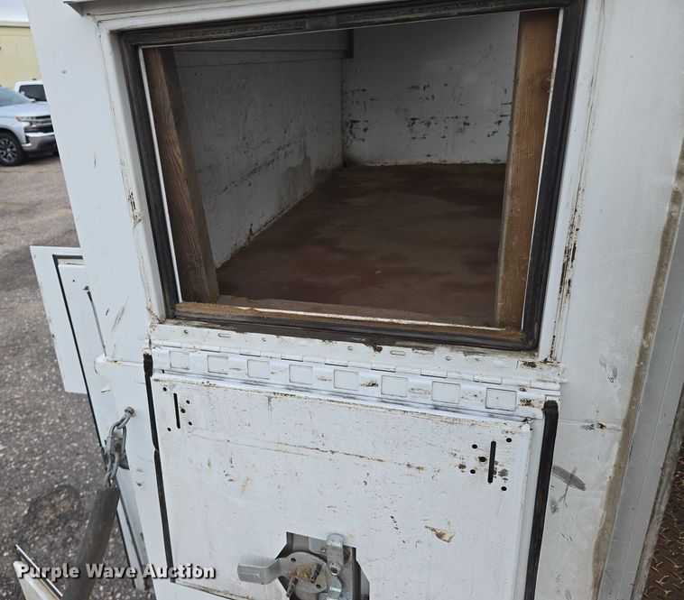 image for item EN8401 2017 Ford F750 utility / service truck