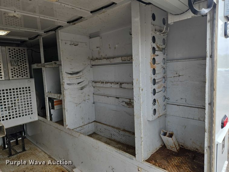 image for item EN8401 2017 Ford F750 utility / service truck