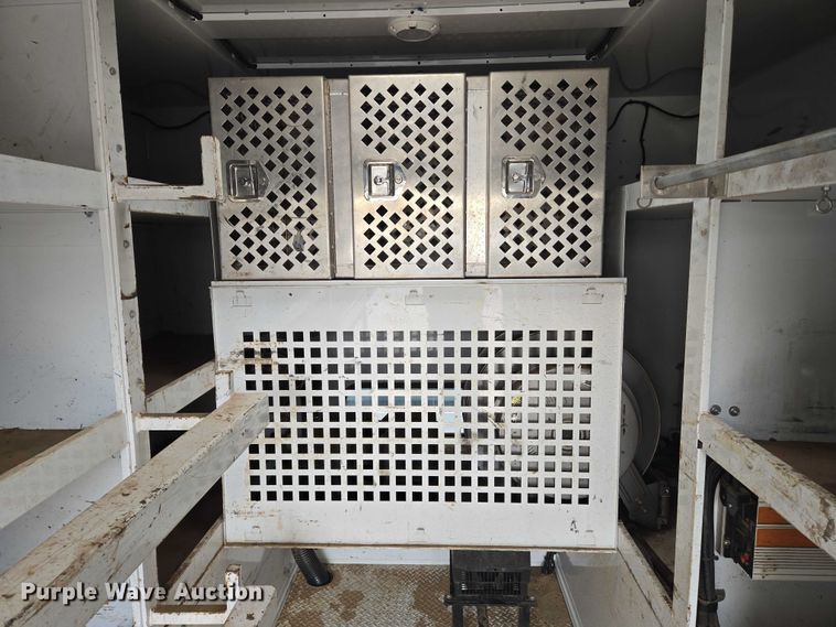 image for item EN8401 2017 Ford F750 utility / service truck