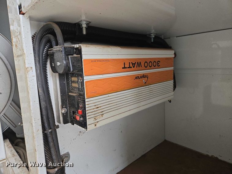 image for item EN8401 2017 Ford F750 utility / service truck