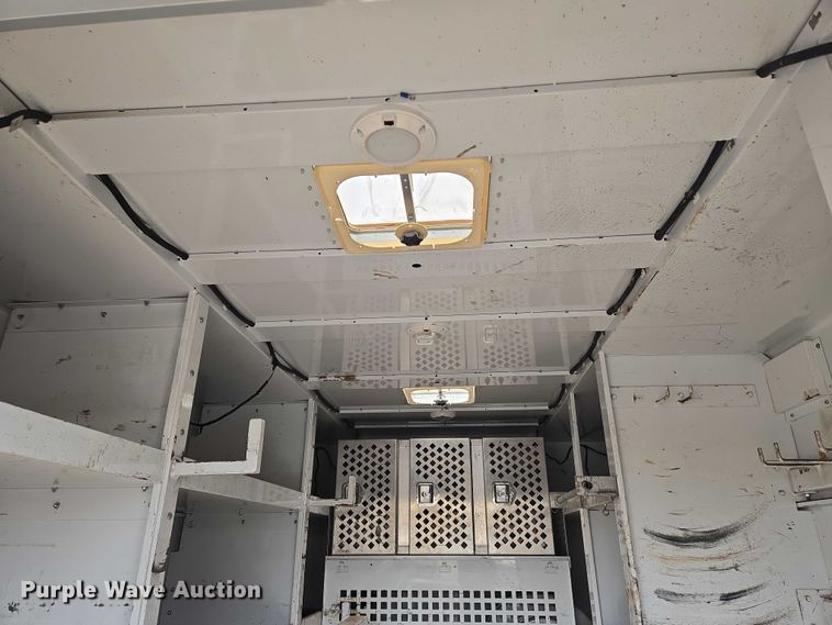 image for item EN8401 2017 Ford F750 utility / service truck