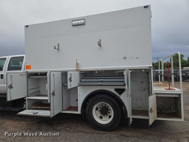 image for item EN8401 2017 Ford F750 utility / service truck