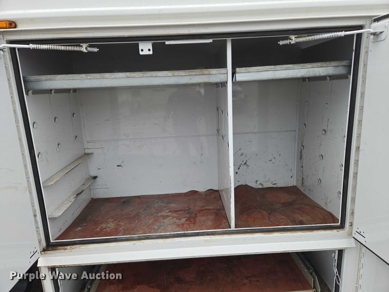 image for item EN8401 2017 Ford F750 utility / service truck