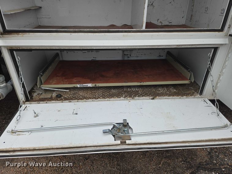 image for item EN8401 2017 Ford F750 utility / service truck