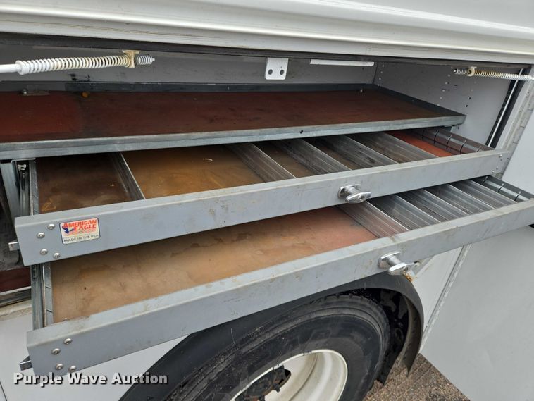 image for item EN8401 2017 Ford F750 utility / service truck