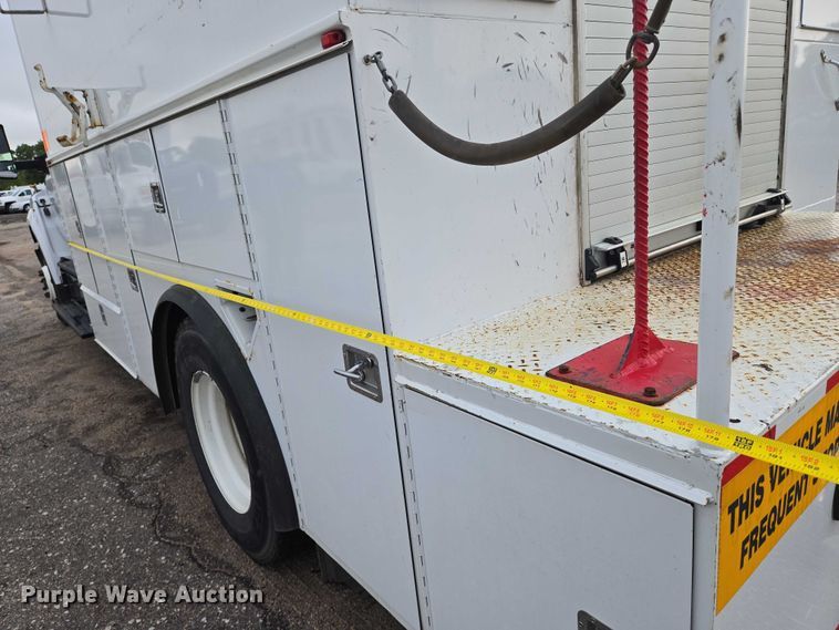 image for item EN8401 2017 Ford F750 utility / service truck