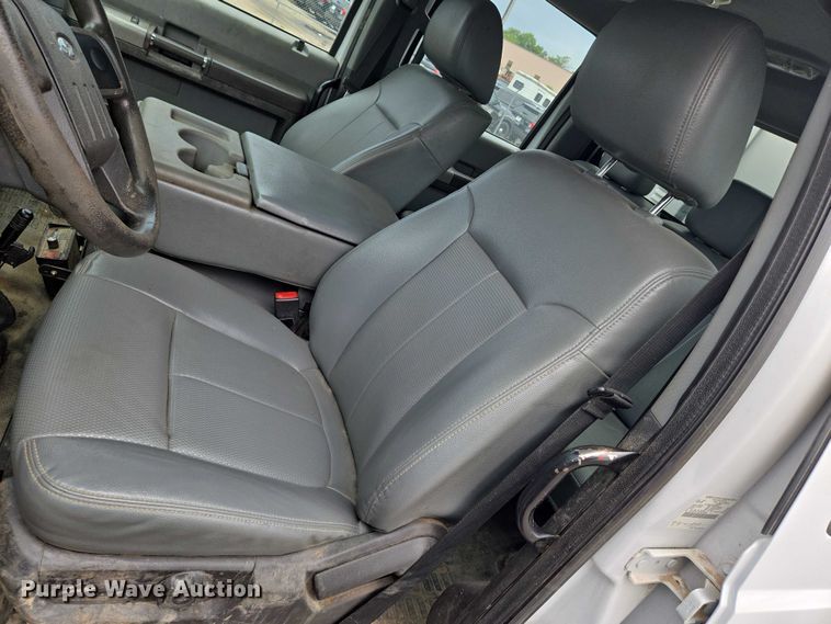 image for item EN8401 2017 Ford F750 utility / service truck