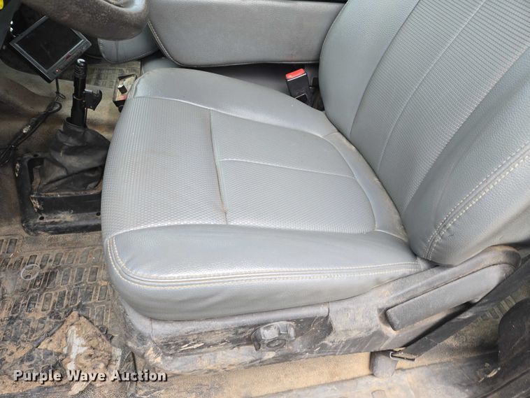 image for item EN8401 2017 Ford F750 utility / service truck