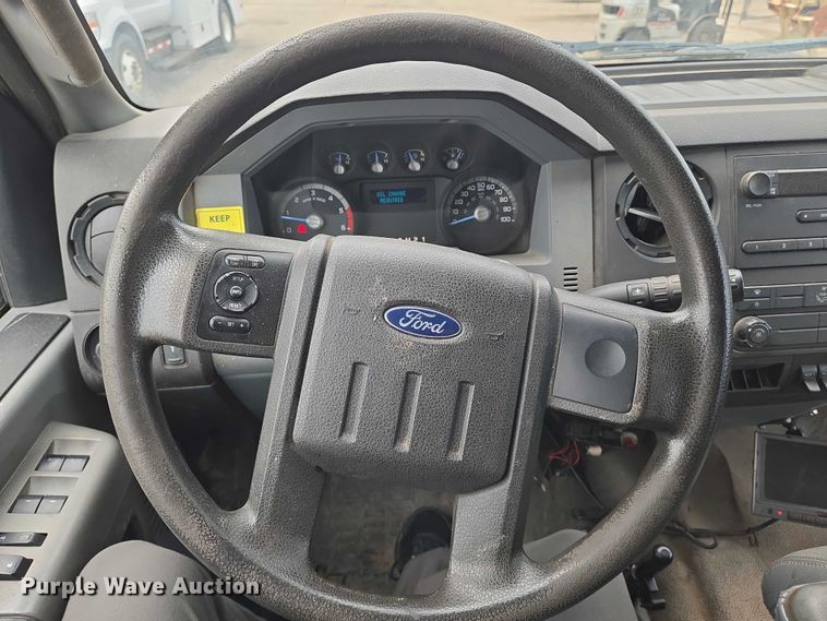 image for item EN8401 2017 Ford F750 utility / service truck