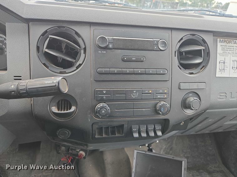 image for item EN8401 2017 Ford F750 utility / service truck